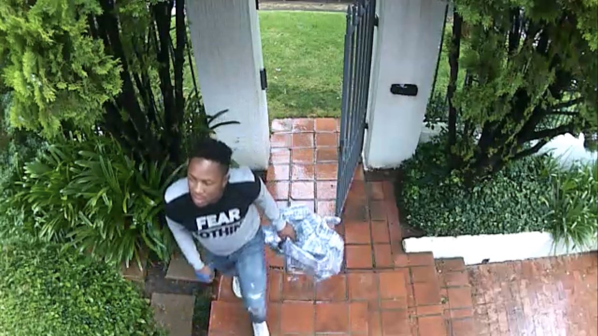Abramjee's tweet photo. #Wanted Edenvale house robbers... https://t.co/m67JeqQV6f