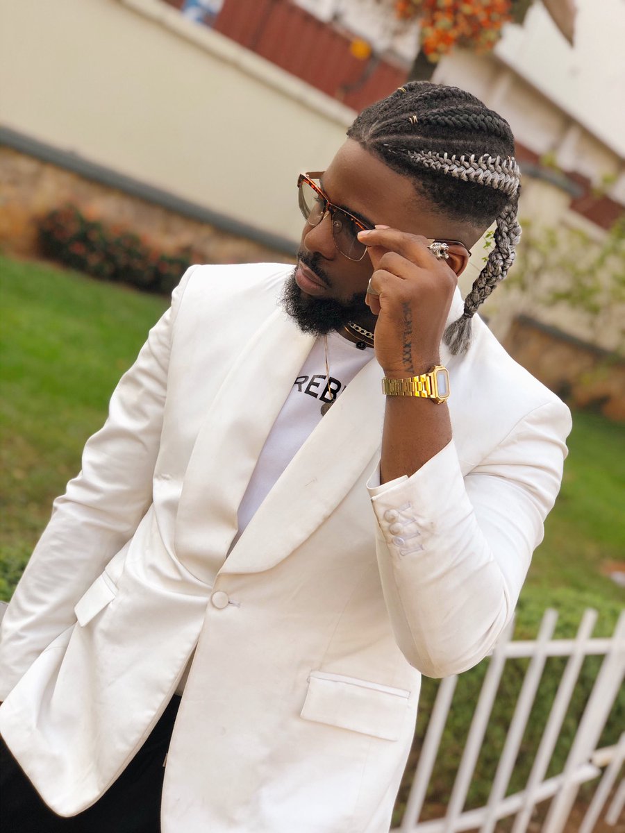 pengmanmusic's tweet photo. The most stylish man on Twitter NG 🔥 https://t.co/4HeP0tTy2b