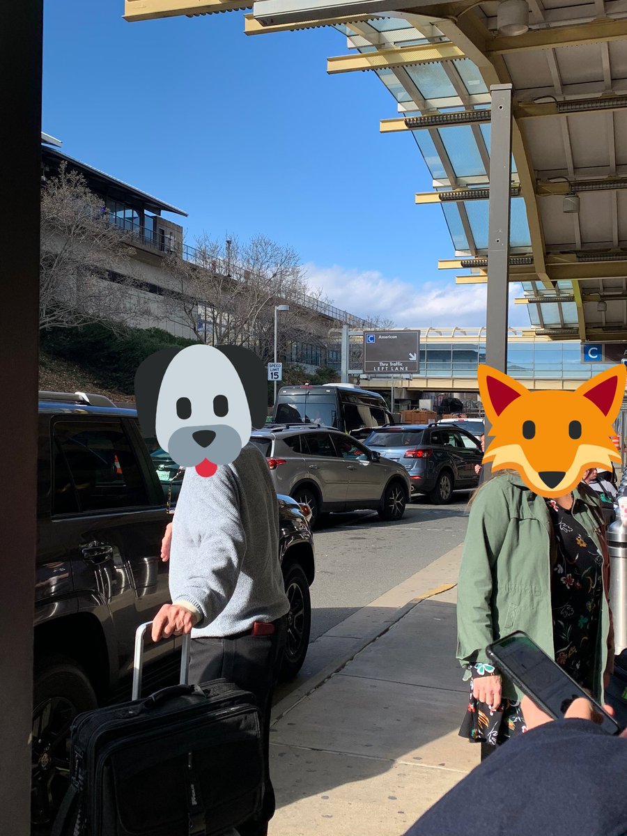 caroline_cox's tweet photo. @Reagan_Airport why do you let cars sit parked at the pickup curb? This is why there is so much traffic! https://t.co/rgZ8EfODky