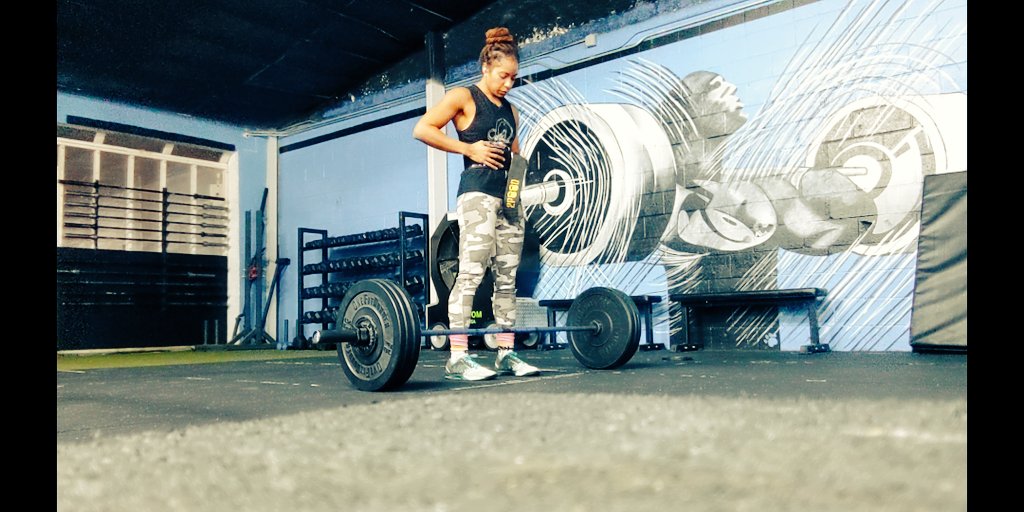 Mar1eRawlins's tweet photo. Without a plan, they're just dreams.
#CrossFit #trainaccordingly #onepercentdaily #prepareforweirdness #progress #lift #bellasofthebox #purplesquirrel https://t.co/5LenGnwwsk