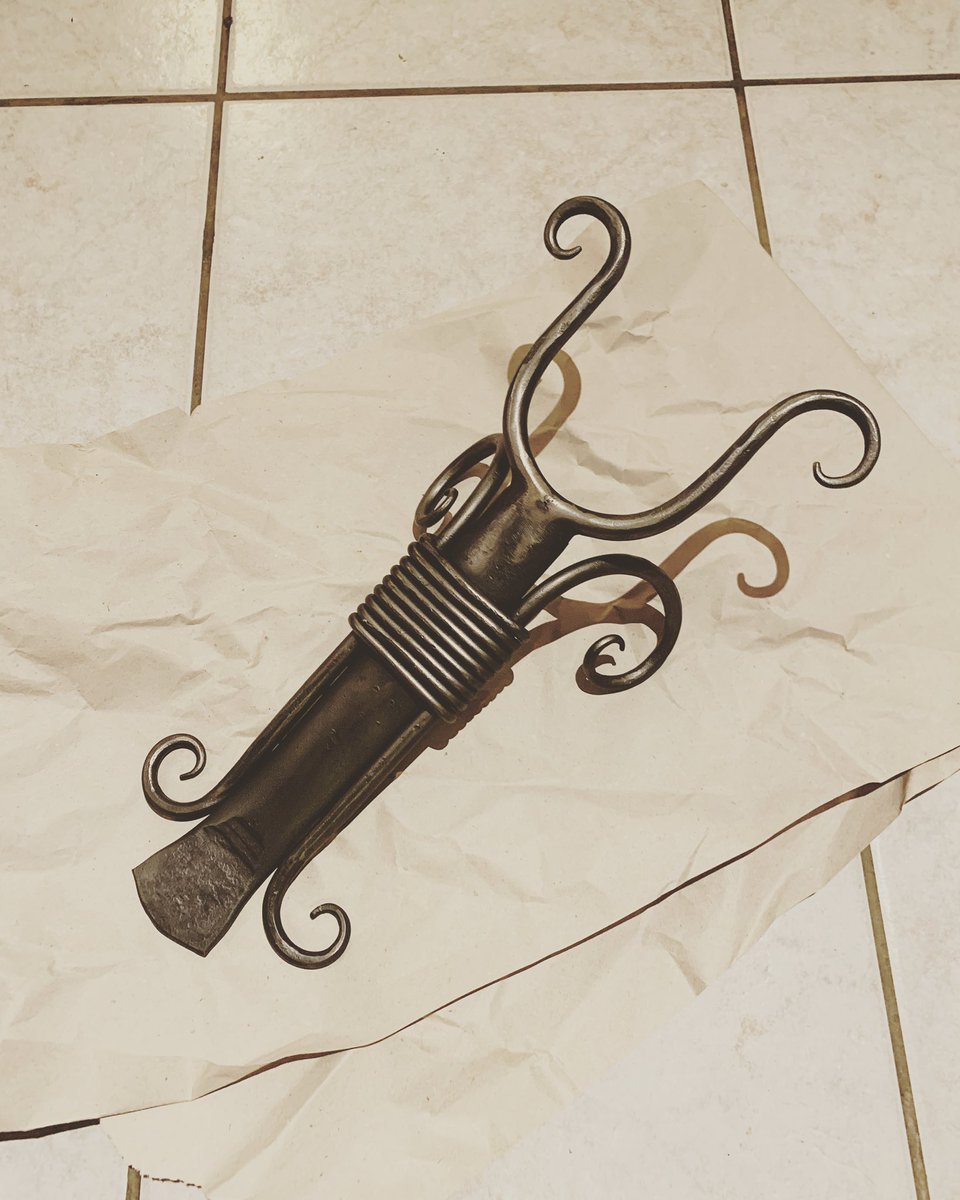 bespokeironwork's tweet image. Sunday night packing , another boot jack off to Kent .#bootjack #handmade #littlehampdenforge