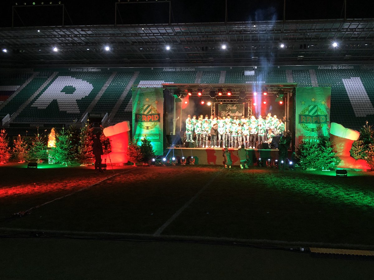 skrapid's tweet image. Ein Durchgang geht noch #SCRxmas #SCR2019