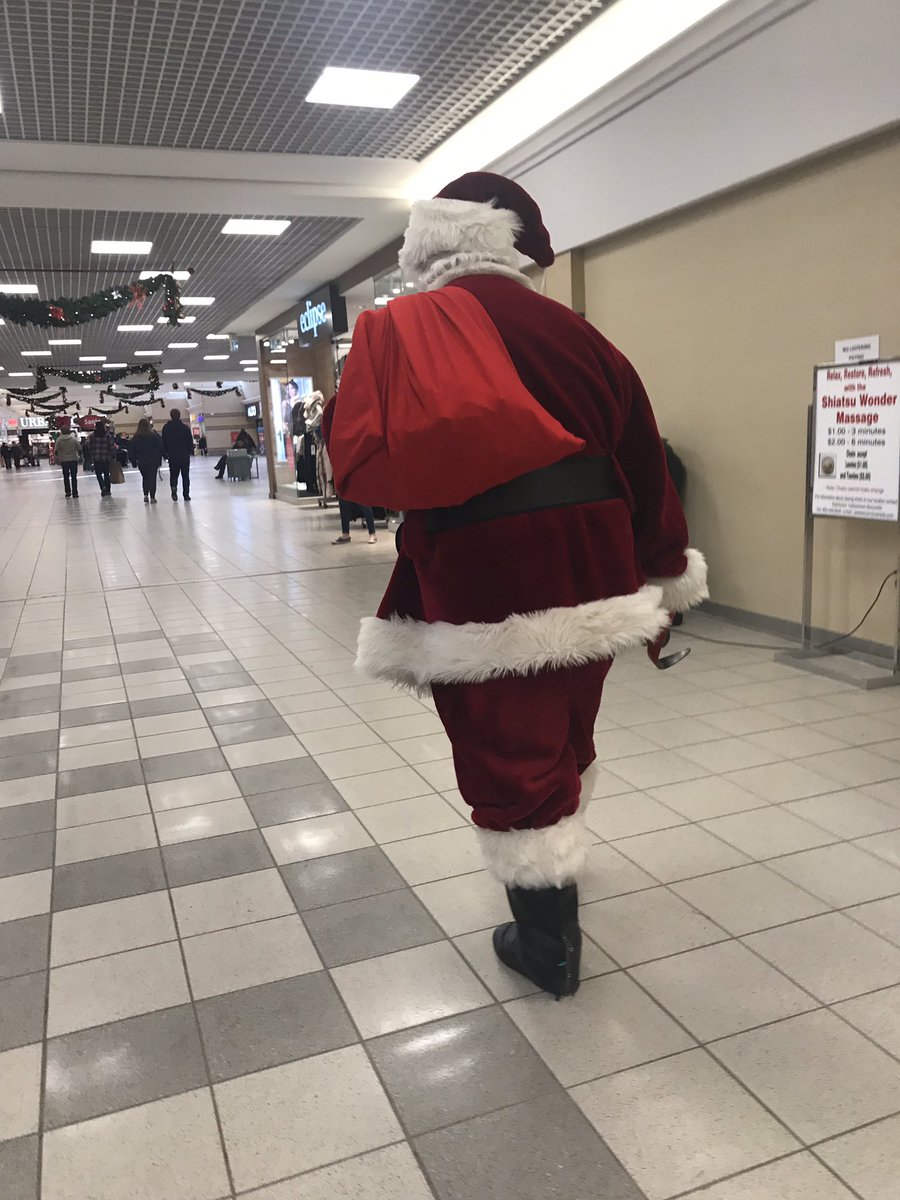 LouiseMartinCBC's tweet photo. Santa!!!!! #stalkingsanta #christmas #hohoho https://t.co/mt6kbzZGEc