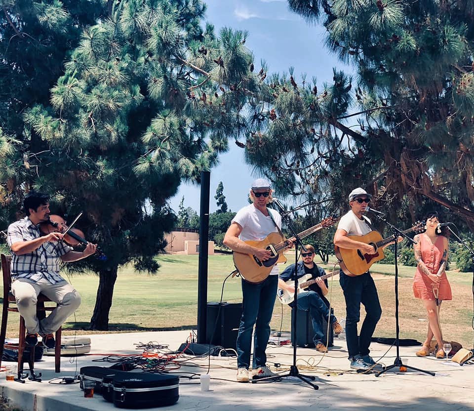 TheLomaClub's tweet photo. Sunday Funday at The Loma Club! ☀️🎉⁣
⁣
Keep your weekend PAR-TEE going with ALL DAY happy hour + LIVE music from The Walter Brothers! 🎶 https://t.co/yT5jnYg3Sj
