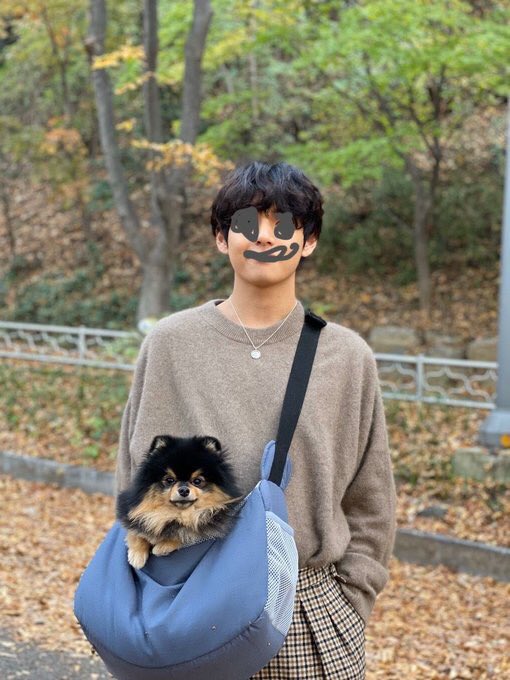 TaeAiNi1's tweet photo. Tannie with his father💜💜💜💜 #TaehyungYouArePerfect #BTSwins10s #Tannie https://t.co/lUnlClC609