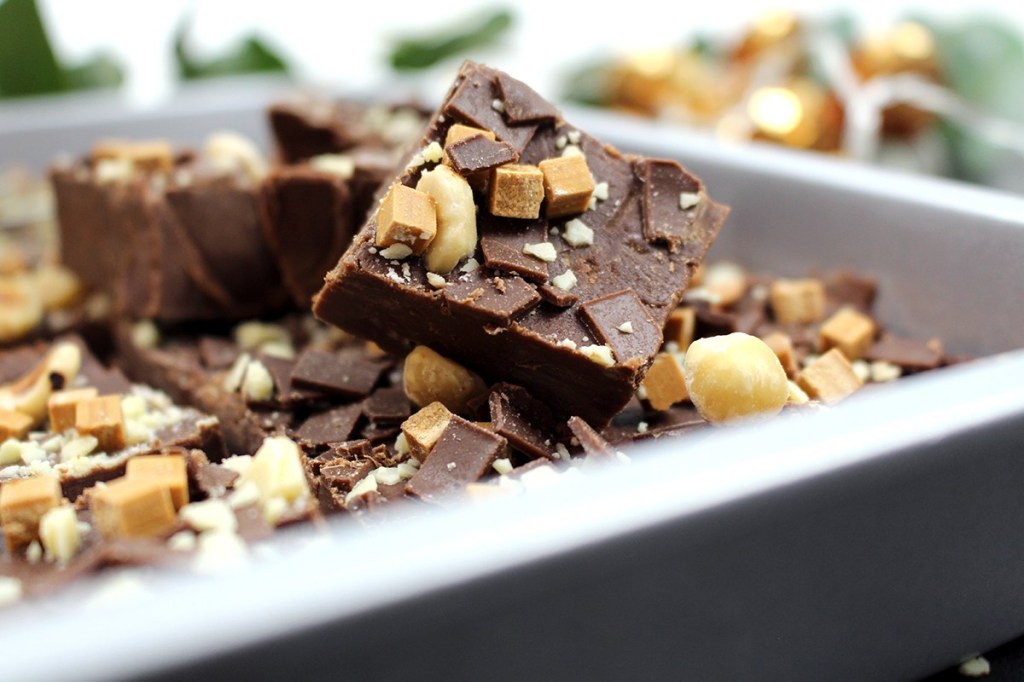 probierqueen's tweet photo. Irish Cream Fudge – Genusswürfel aus vier Zutaten https://t.co/5luCRgRL89 https://t.co/mJVcoFos6e