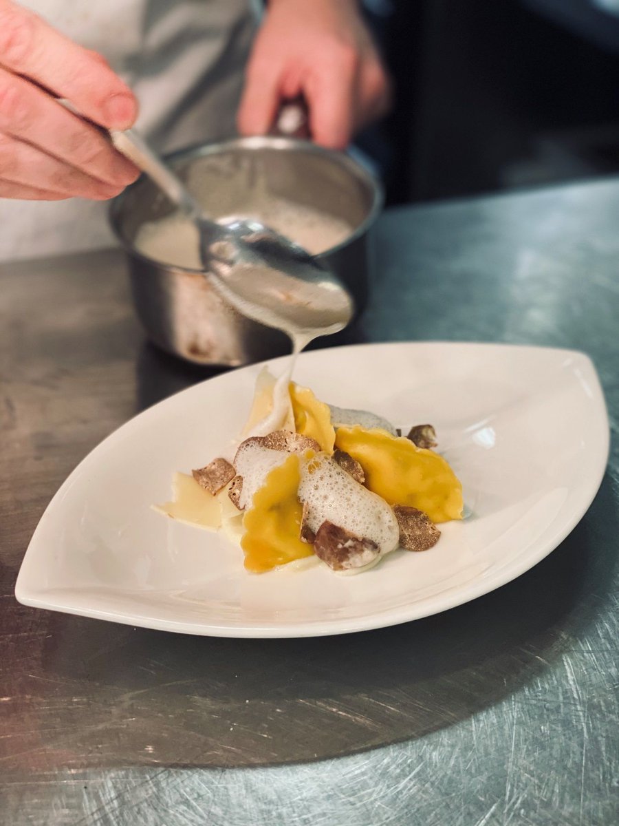 Thebathpriory's tweet photo. Sneak peak behind the scenes, plating up our Chestnut Agnolotti with freshly shaved truffle.
With @MichaelNizzero
#simplebutsignificant #relaisandchateaux #deliciousjourneys https://t.co/J9uxsrCKPj