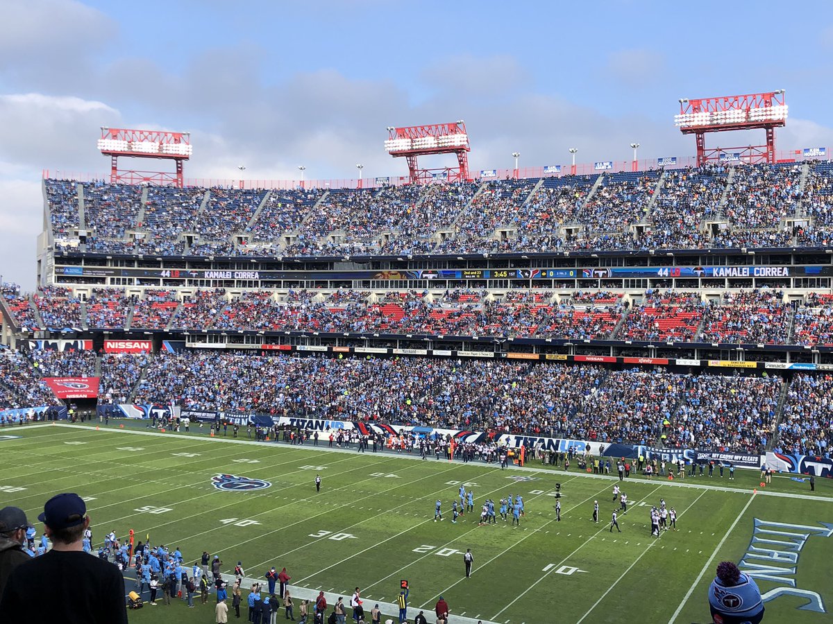 A_Stevens83's tweet photo. I hate it but this fan base is such a joke @Titans . Reminds me of my years living in Atlanta. #titanup #netflixandchill https://t.co/BhKcqzShNa