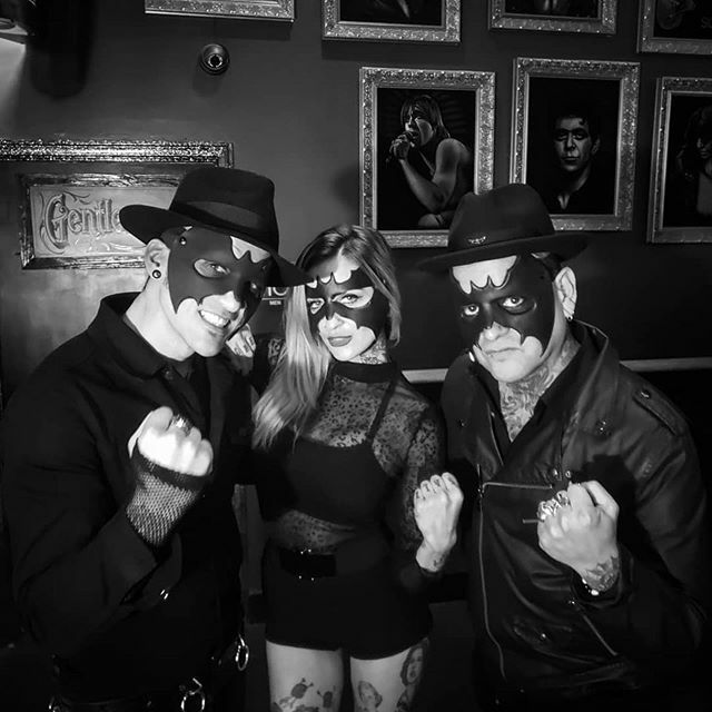 🦇🦇Two sold out shows w/ @thedeltabombers‼️ What a weekend‼️ Fangs to all you heroes for coming out and letting us play some Batrock for you... the criminals too because without you there would be no need for BAT!🖤🎶🦇
•
📸: @jak_syn
•
#officialbatba… instagram.com/p/B6GjkcogCvt/