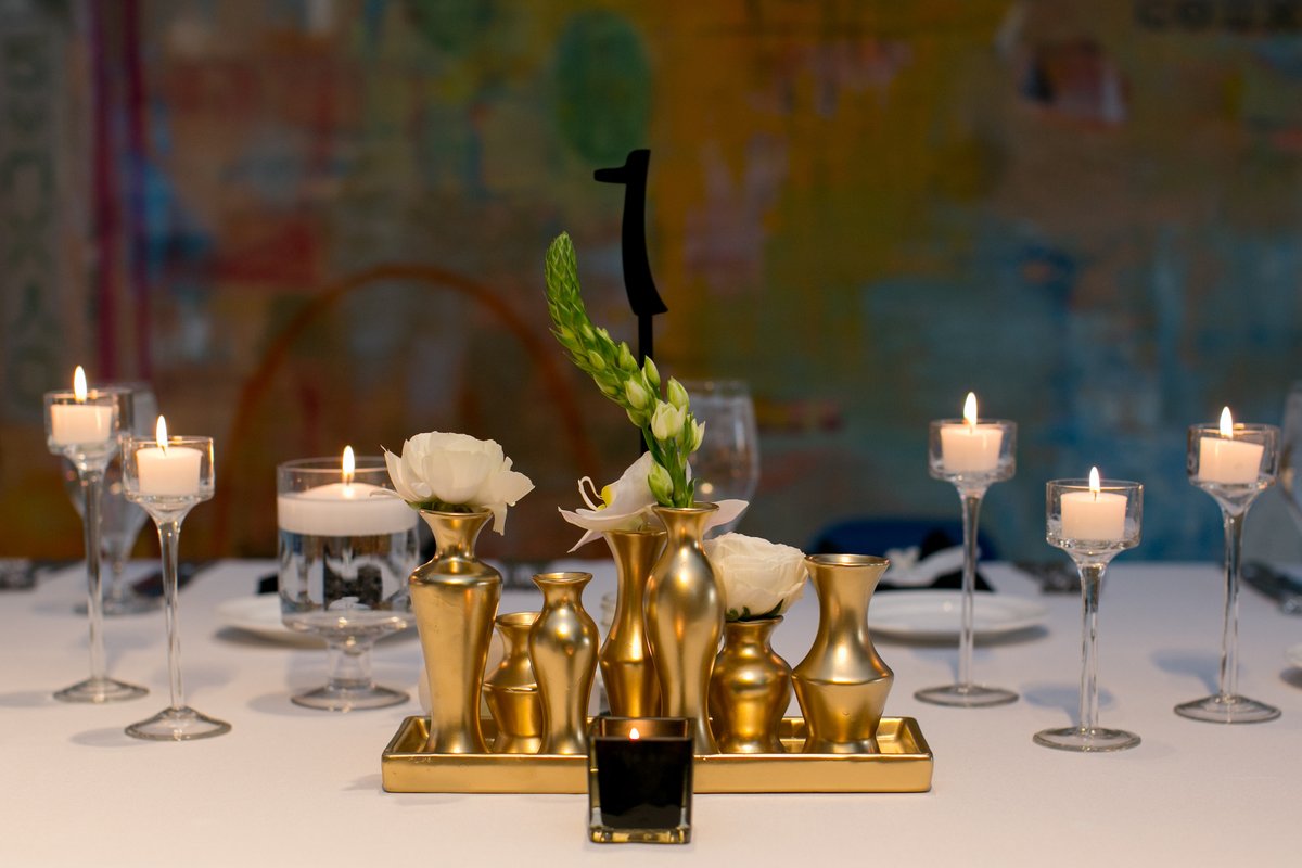 zhoubevents's tweet photo. These chic centerpieces are perfect for any season ✨
📸 @laurawitherow 
#zhoubevents #zhoubartcenter #lmcaters #centerpieces #candlelight https://t.co/w2V05R6mY1
