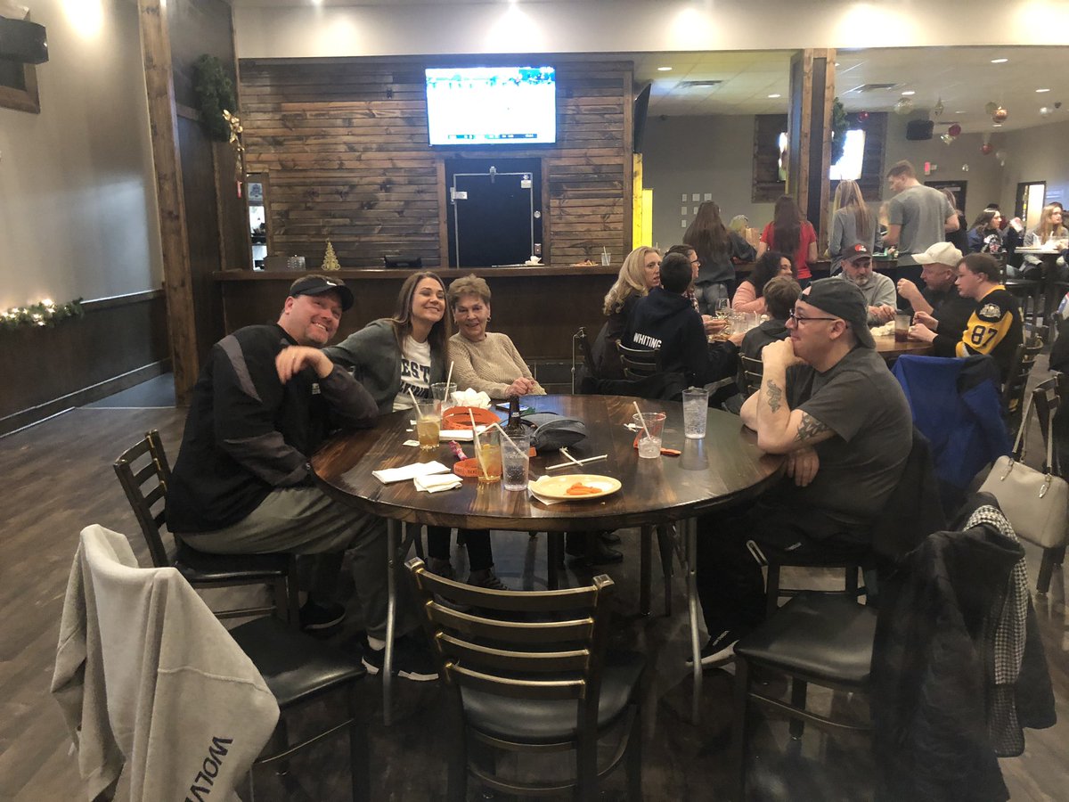 wggirlsbb's tweet photo. Thank you to our WestG families , friends and sponsors and today a big shout out to John Lane and the Winking Lizard staff @winkinglizard , what a beautiful party center , food and amazing support ! https://t.co/Hv4jIoZRSI