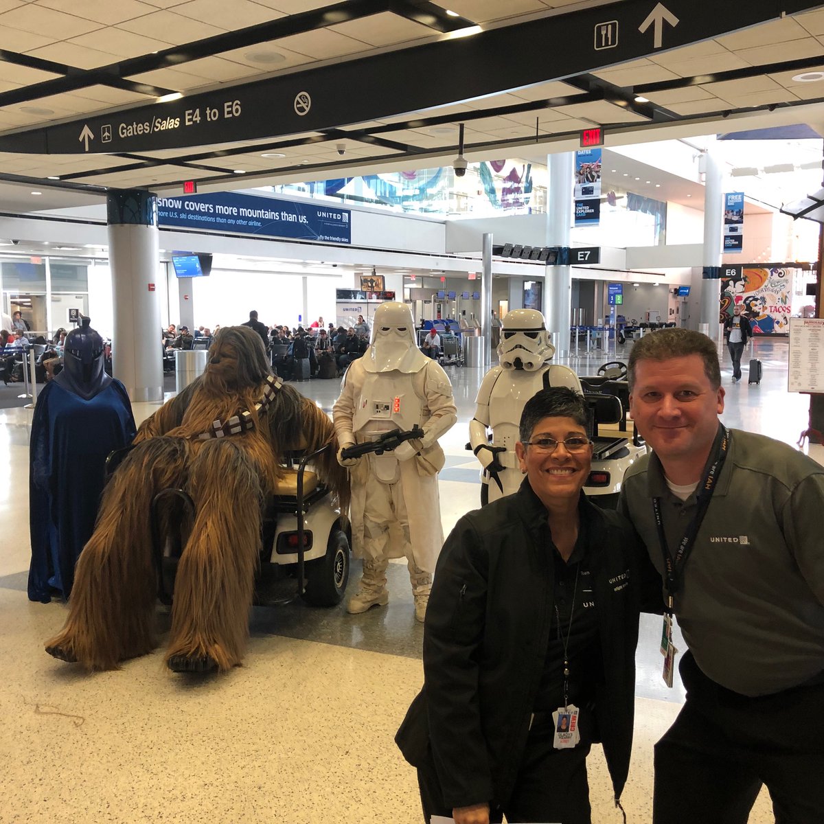 itizarry's tweet image. #UIAFSbaseIAH love making dreams come true ✈️ especially for 3 special @MakeAWish young boys on their way to see @starwars @weareunited welcomes u!  May the Force be with u❤️