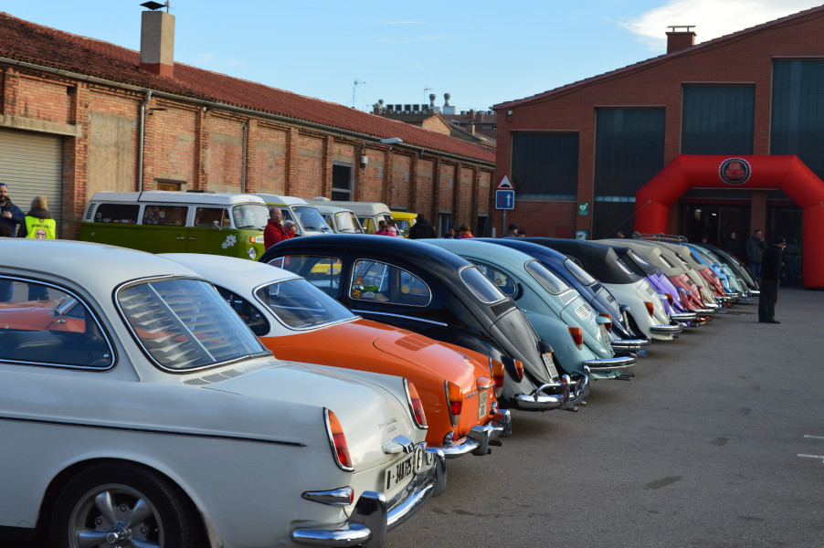 ClassicMotorCB's tweet photo. Avui, seguint #LaMaratoTV3 per televisió... ahir vam fer la III German Cars amb recaptació solidària per fer una donació més per lluitar contra les malalties minoritàries #CMCB #ClassicMCB Gràcies als 130 vehicles participants!!! https://t.co/8phEzEp1WZ