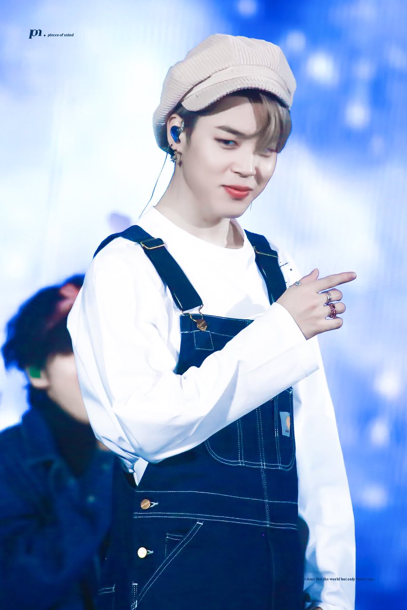 btsjimin_photo's tweet photo. [#btsjimin_photo] 
191215 ••  매직샵 in Osaka D2 🥺🌙
❥•────
@BTS_twt
#JIMIN #지민 #BTS #방탄소년단 #MAGICSHOPinOsaka #MagicShopJapan #MagicShopInJapan #magicshoposaka #MAGICSHOPinOsaka_D2 https://t.co/FH0yYZBRG3