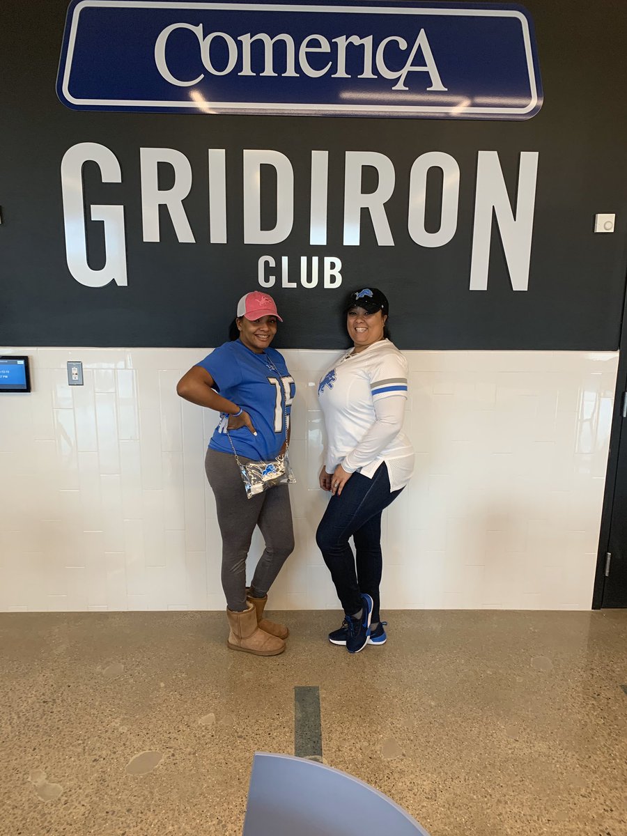 MsHollandSmith's tweet photo. #OnePride
#WomenOfThePride
#DetroitLions
#FordField https://t.co/noFC23uBJz