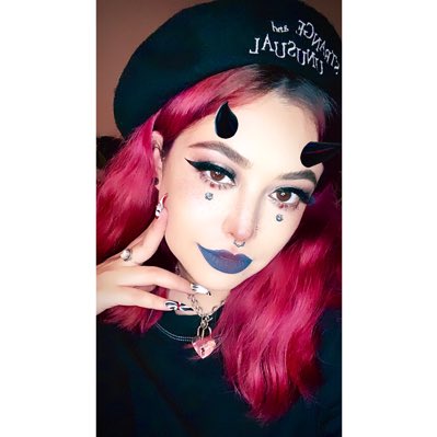 sm0keytaboo's tweet photo. New hair, who dis? #NewProfilePic https://t.co/XRpVmPfAe6