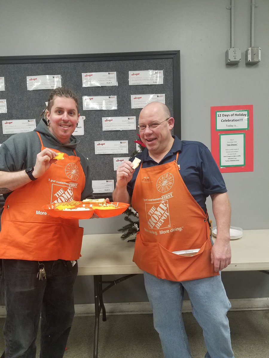 Caught these 2 goofballs cheese-ing it up with a snack in the breakroom <a href="/NEToledoTHD/">Toledo THD-Alexis Rd</a> <a href="/ericjroll/">Eric Roll</a> <a href="/danthd3848/">Dan_Horoszewskithd3848</a> @AsalazarHD3848 <a href="/SeanMatson_THD/">Sean Matson</a> <a href="/holli_depot3848/">Holli Reynolds</a> #12daysofholidaycelebration #MWDEC2019