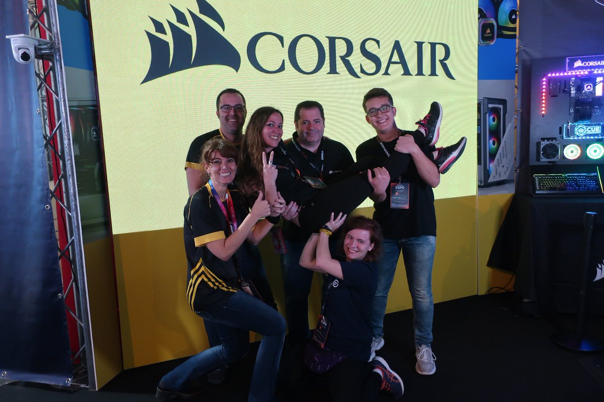 Muy agracedidos con todos los que os habéis pasado por nuestro stand en #DHSEV19 un abrazo del staff 🤗 nos vemos pronto!