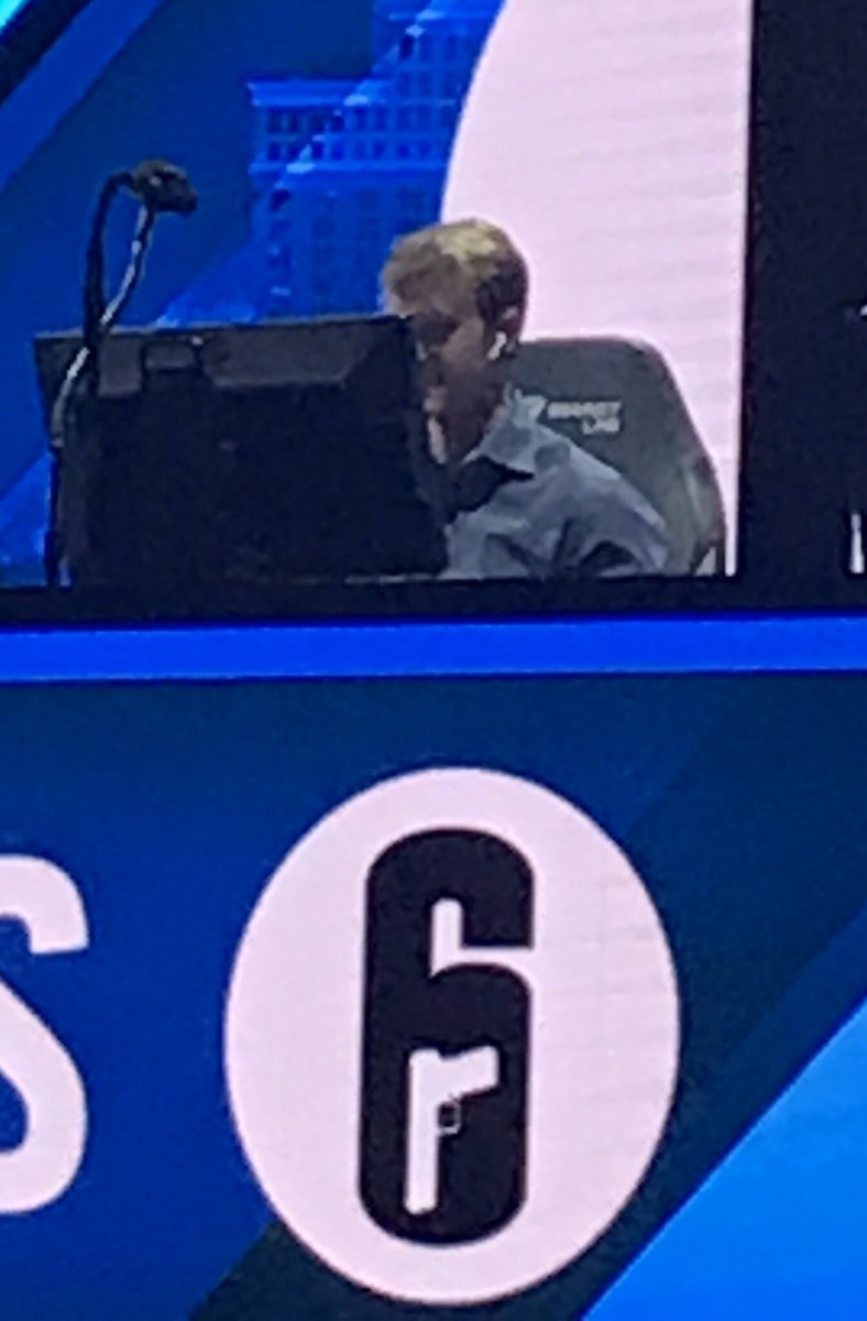 We see you, <a href="/yoboyRoyGaming/">Roy</a> with the AirPod Flex #R6USN #CreatorsShowMatch