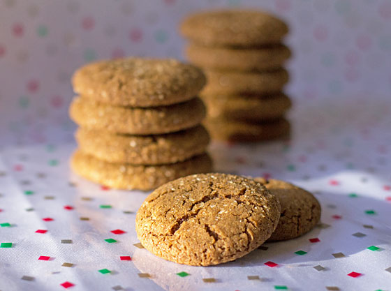 Ginger Molasses Cookies - The only cookies I make for the holidays because they are SO GOOD.  mjskitchen.com/2018/12/molass… #cookies #Ginger