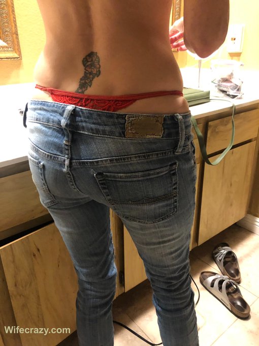 😋muffin tops  #SexySunday https://t.co/0UPaYNZlnP<a href="/tag/sexysunday"class="tags">#SexySunday</a>