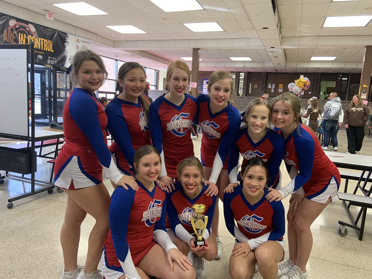 chscheerdayton's tweet photo. Congrats to the compress on a 3rd place finish at Kenton Ridge today!#VoicesRinging https://t.co/yy4qd7AH7L