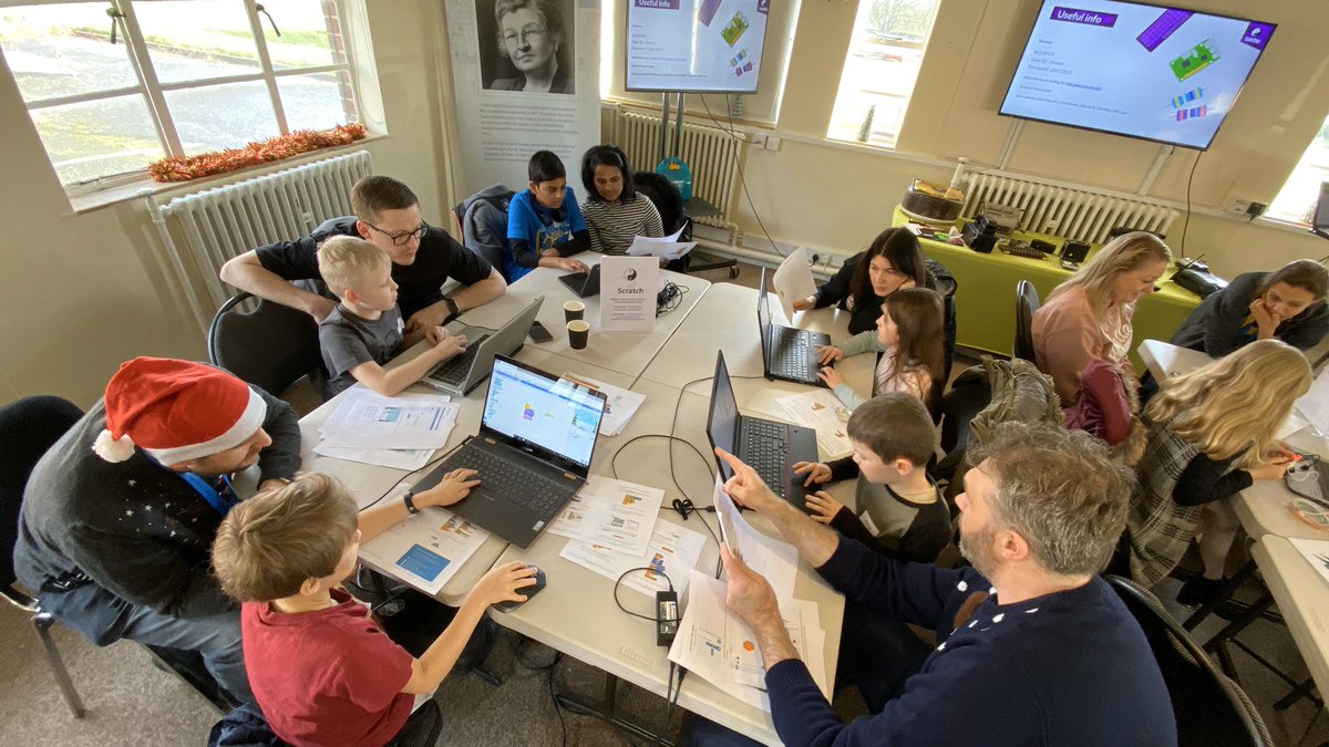 tnmoc_coderdojo's tweet image. Last session of the year and we coded Christmas games and programs! We wish all our ninjas and their families a Merry Christmas and Happy New Year #coderdojo #kidscode #tnmoc @tnmoc