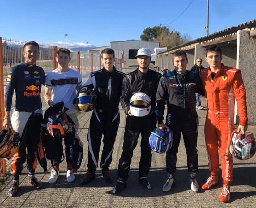 EL2ZNcDWwAYxwyz?format=jpg&name=900x900