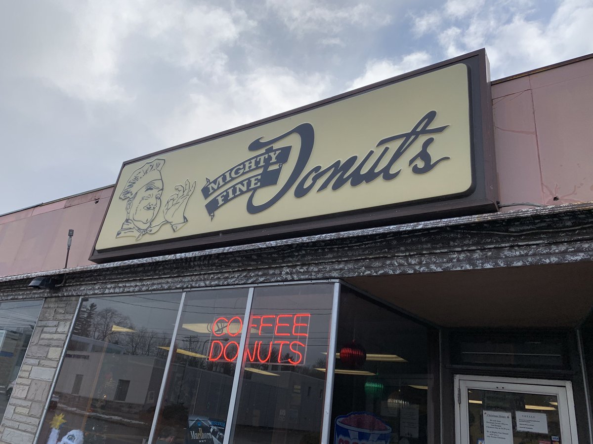 hinkle_russ's tweet photo. Is there a better donut shop?  I don’t think so... https://t.co/QUdtbobpBy