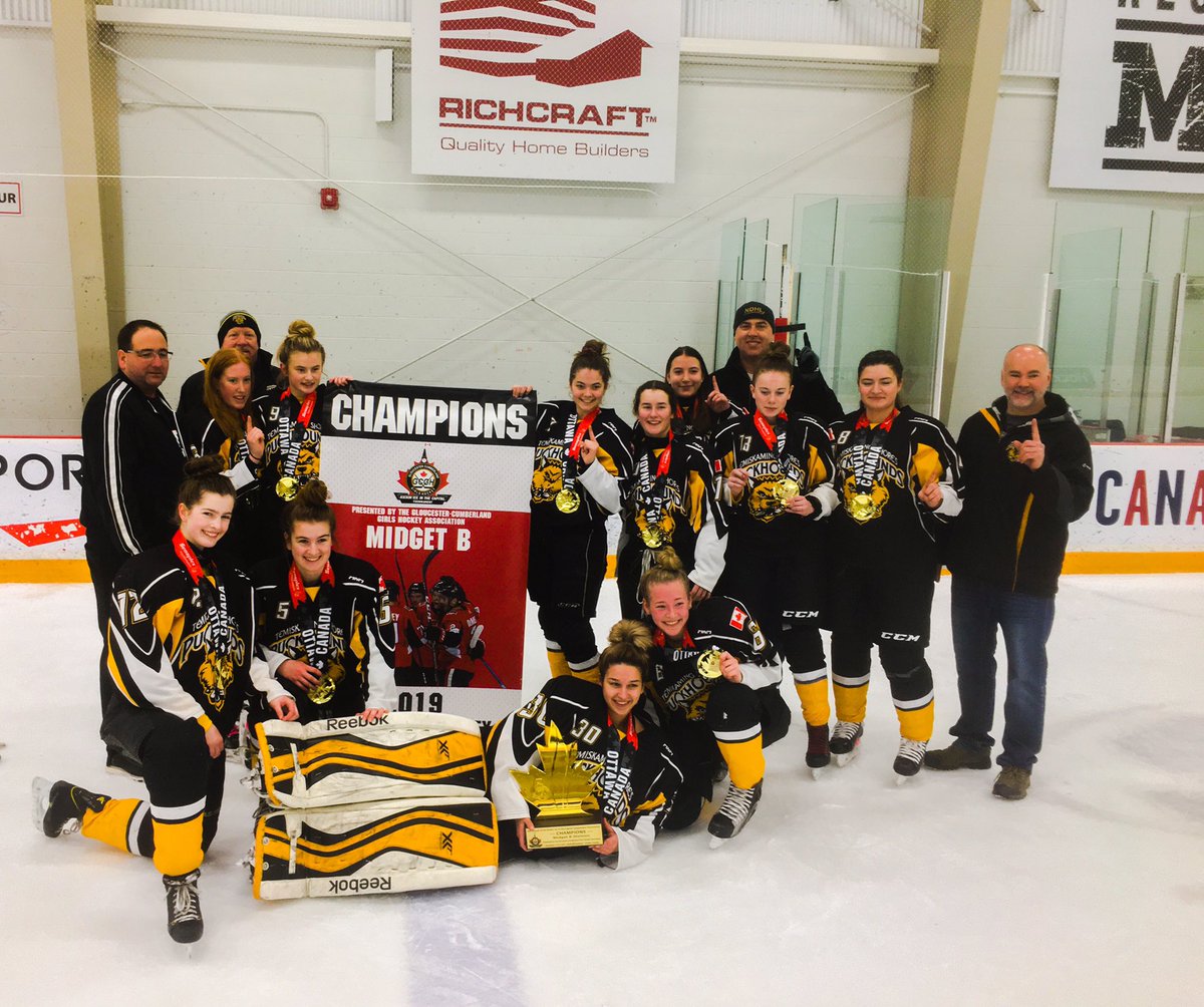 Sensplex's tweet photo. Temiskaming Shores Puckhounds go back to back and win the Midget and Bantam B divisions! #ChampionshipSunday #GCGHComp19 https://t.co/w2spvoLBR0