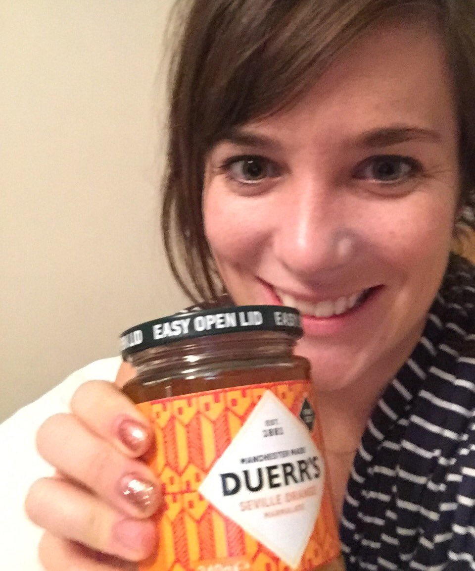 laurabumblebee tweet media