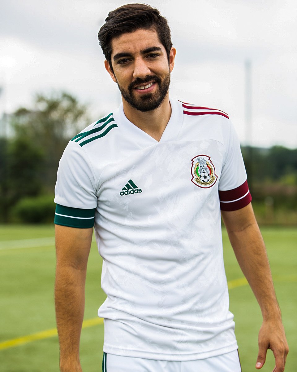 deporteminuto's tweet photo. ¿Qué les parece el nuevo jersey de @miseleccionmx? 😱🤩 https://t.co/PMKJ2ltbNR