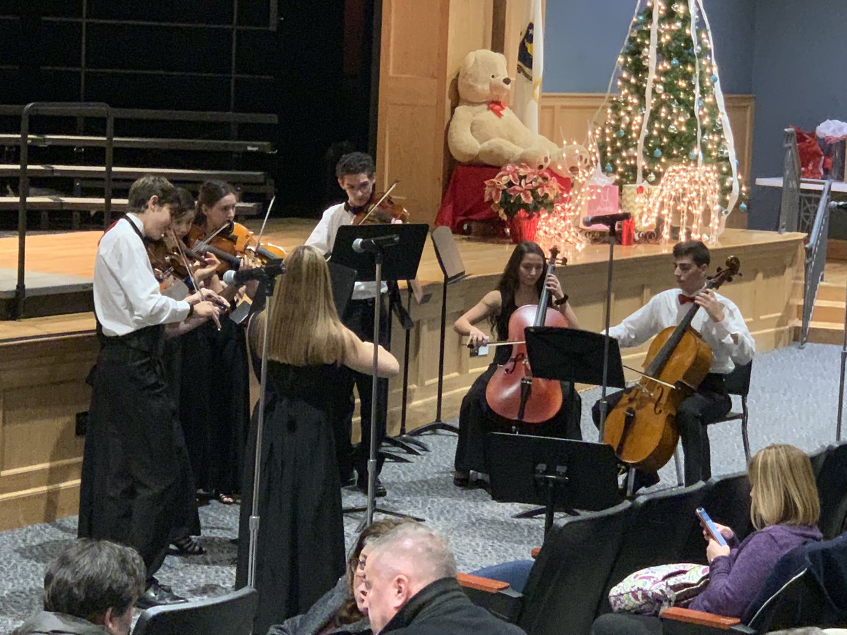 SBRHSMusic's tweet photo. Pre-concert Music by the Chamber Ensemble! https://t.co/hLRd0n4SC9