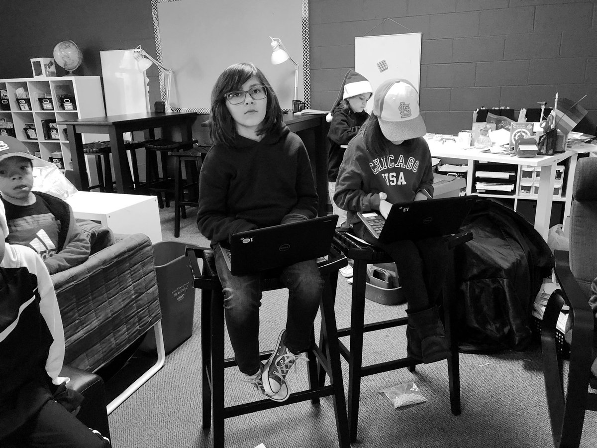 ferociously4th's tweet photo. This past week these #clarkeagles got to participate in a #LearningSymposium in order to improve and reflect on their research projects. This gave them an opportunity to probe, adjust their presentation, communicate with their peers, and respond to feedback.
@edutopia https://t.co/Z3r9GzRvNd