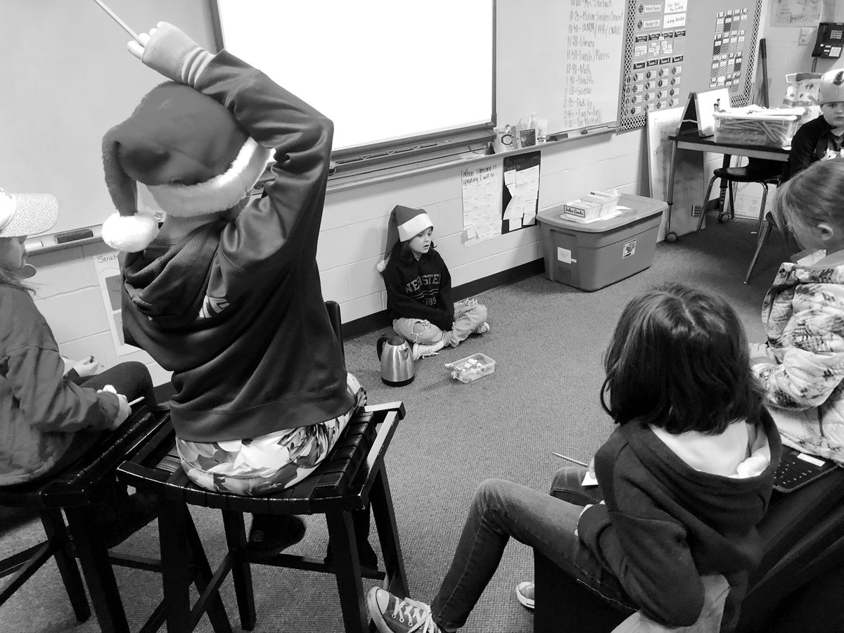 ferociously4th's tweet photo. This past week these #clarkeagles got to participate in a #LearningSymposium in order to improve and reflect on their research projects. This gave them an opportunity to probe, adjust their presentation, communicate with their peers, and respond to feedback.
@edutopia https://t.co/Z3r9GzRvNd