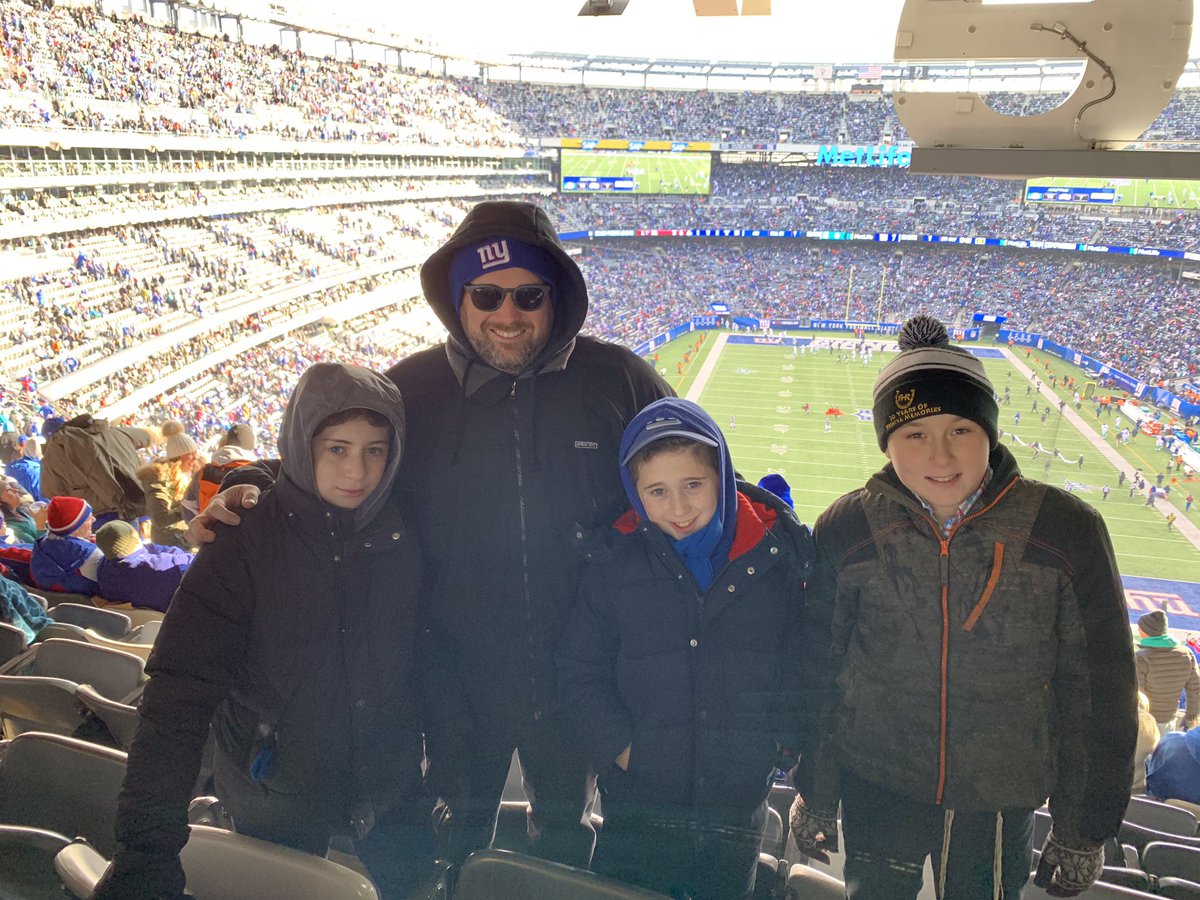 realbigrossman's tweet photo. #GiantsPride https://t.co/UvCfNpMbhX