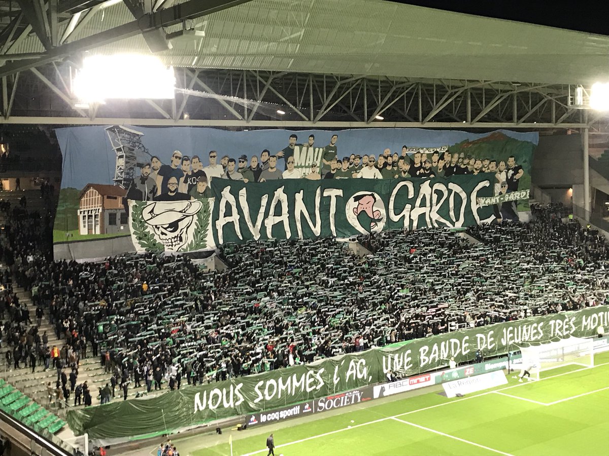 AnthonyPerrel's tweet photo. Le Puits Couriot et le crassier pour le 1er tifo. Emblématique. #ASSE #ASSEPSG #AvantGarde https://t.co/Hil7R6HPCh