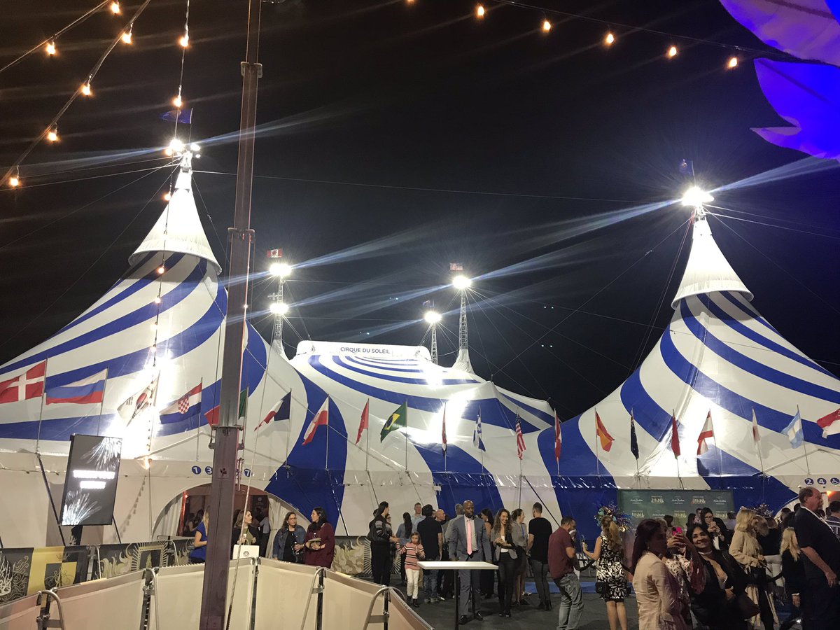 makeamomsmile's tweet photo. Under the Big Top @Cirque #alegria https://t.co/lPP5rxAXyG