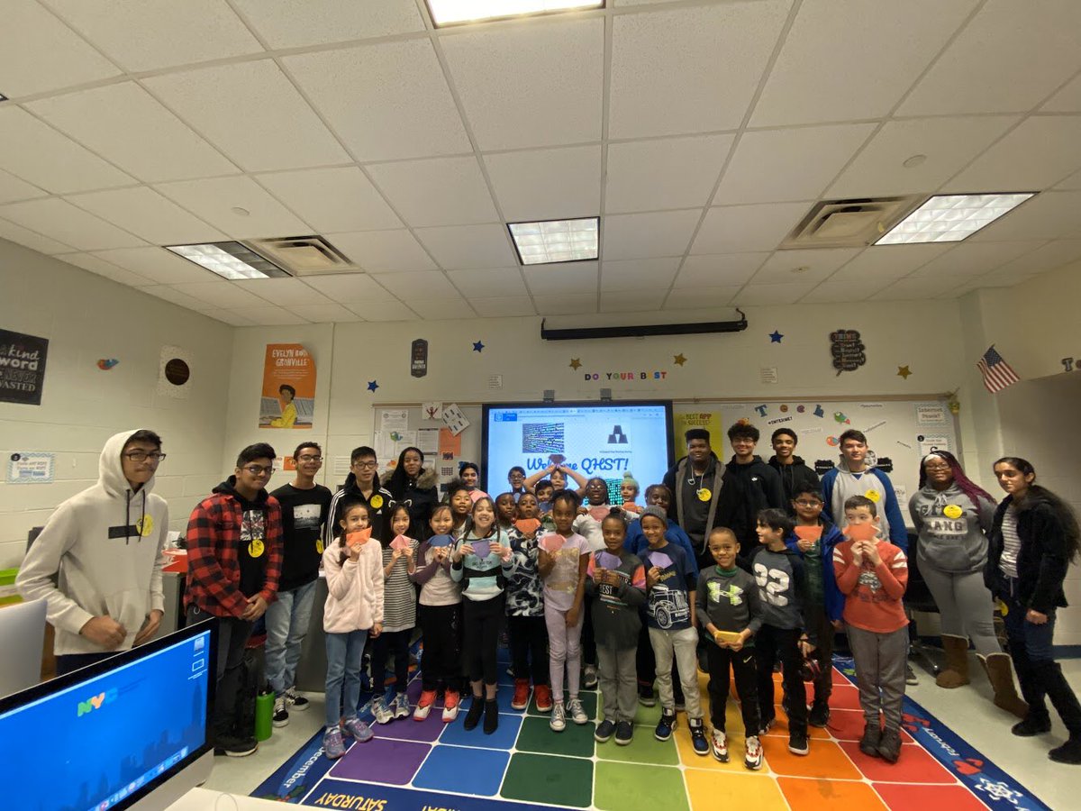 team266Q's tweet image. PS/IS 266 and QHST teamed up this week for CSEDweek19. The hogh schoolers supported 3rd graders as they learned to code. @D26Team #HourofCode2019 #csed4all