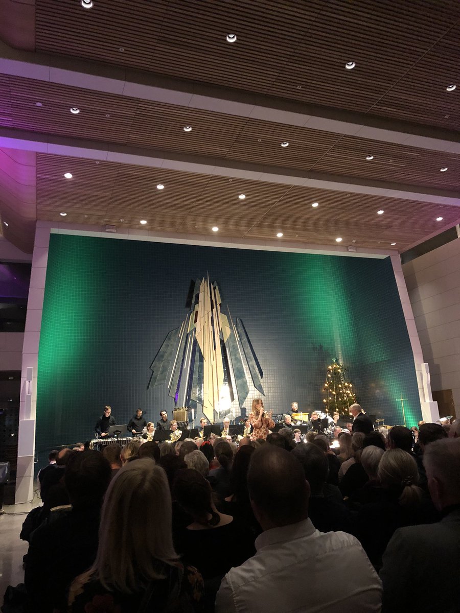 Ingebjørg Bratland får sagt det. «Dette må være Telemarks svar på operaen!!» om den nye fantastiske kirken i <a href="/Porsgrunnsnytt/">Porsgrunn kommune</a> Jeg er enig!! #telemarkssvarpåoperaen @RobinKass @nrktelemark <a href="/Varden/">Varden.no</a>