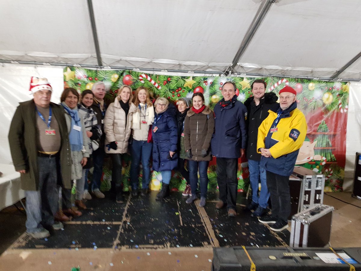 NMarguerat's tweet image. Superbe fête de Merry Christmas à #BoulogneBillancourt
Arrivée du Père Noël, attractions, manèges, concert, spectacle des enfants...les boulonnais, petits et grands, étaient ravis de leur journée
Félicitations organisateurs et aux conseillers de quartier pour cette belle journée