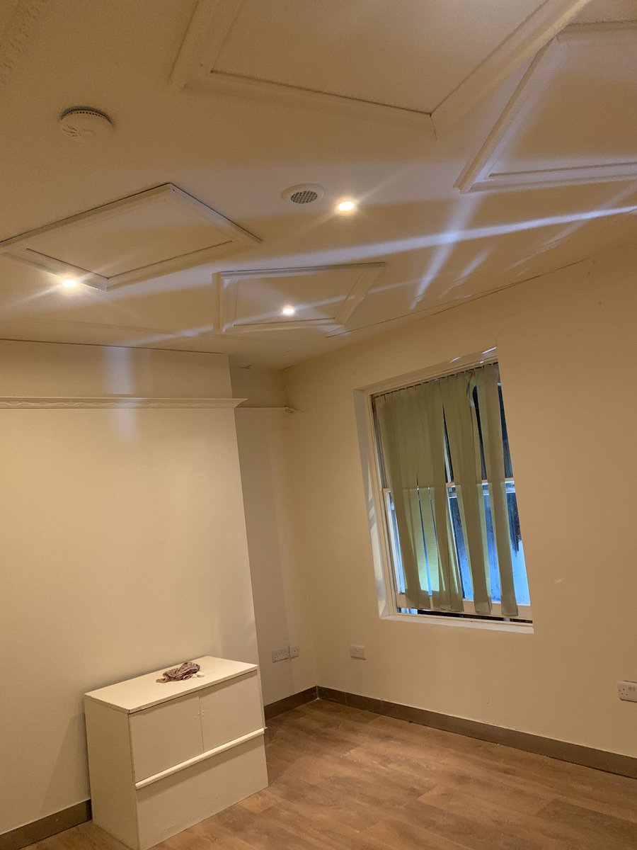 A quick turn around for a client over the weekend. #RENSLIFE_LIVESHOW_IN_BKK #SundayThoughts #paintinganddecorating #RevolutionNow #renovation #constructionuk #southampton #decor #airlessspraying #decoratorsforum #SundayMotivation #SaturdayVibes #interiordesign