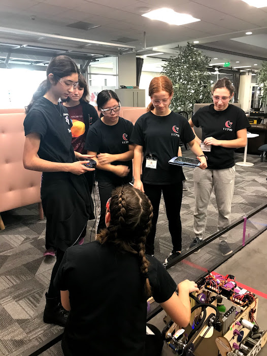 marlbotsFTC's tweet photo. We had an amazing meet 2 yesterday; we even managed to place 1st! We used what we learned in previous meets and scrimmages to stay organized and strategize with our alliance partners. All the teams were amazing and we can't wait for meet 3! #omgrobots #ftcrobotics #morethanrobots https://t.co/e3TwBNO5e5