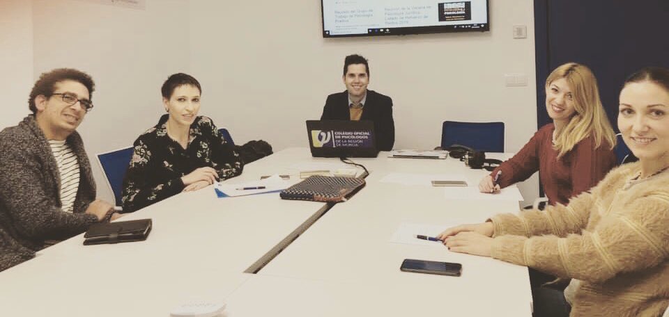 JuanPedroMtnez's tweet photo. Reunión del Grupo de Trabajo de Psicología Educativa del Colegio Oficial de Psicología de la Región de Murcia, planificando nuevos proyectos para el 2020. @PsicologoMurcia  #psychology #PsicologíaEducativa #COPRM #2020 https://t.co/YA3Lo0bbh8