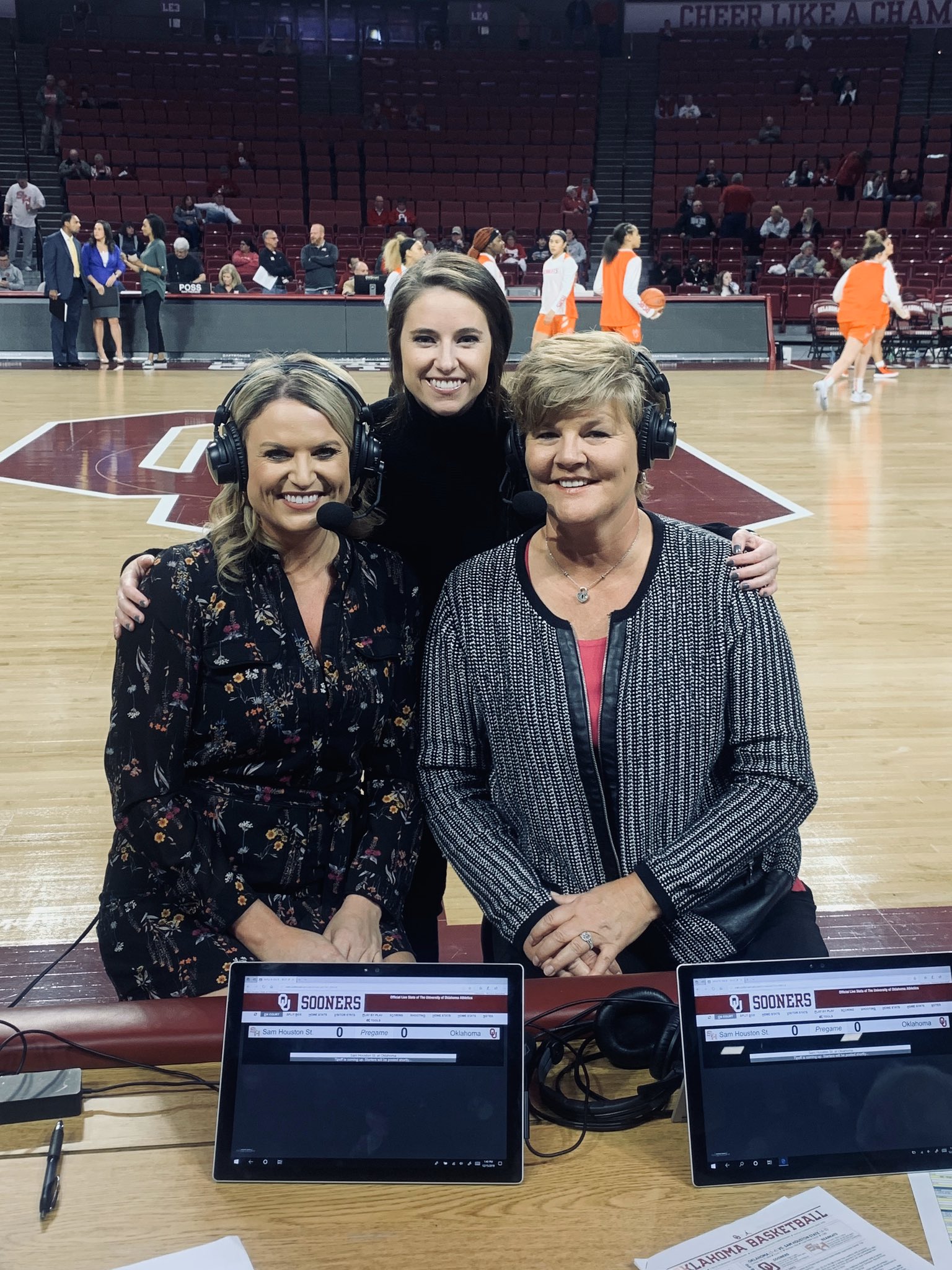Jessica Coody All Ladies Crew For Ou Wbball Today Tune In Now On Soonersportstv