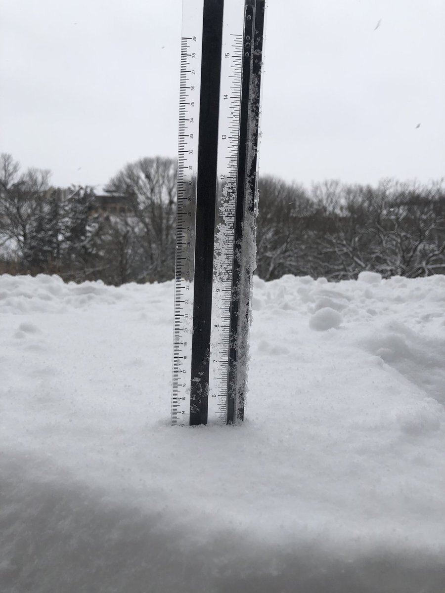 weatherkellie's tweet photo. NW Manhattan, KS near Colbert Hills Golf Course at 2:00pm today. ❄️❄️❄️ #kswx @NWSTopeka @KSNTNews @WIBWweather https://t.co/5H3xI9cSN6