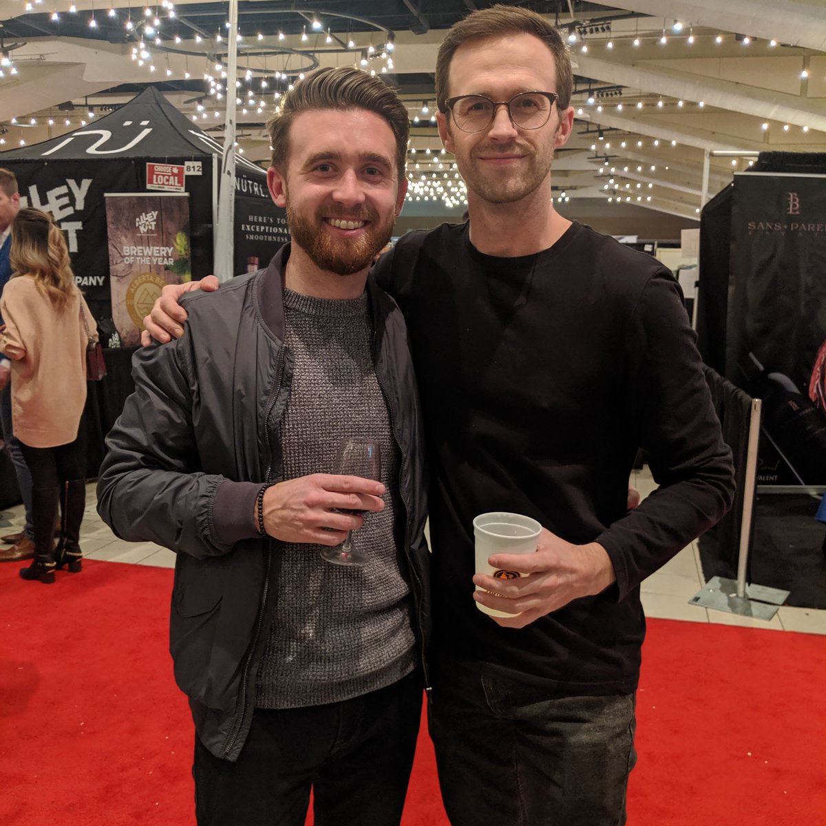thefourjackpod's tweet photo. Nice bumping into @Boyder88 last month at the #yeg Wine, Beer and (SAY) Cheese festival. Look forward to our podcast session in the lab soon @theMrJaxon #yeg #beerwinesaycheese #fourjackpodcast #jaxonlabs #golfbuds #golfpodcast #niceplayer #betterguy #peteclubpride https://t.co/XbohyO8o35