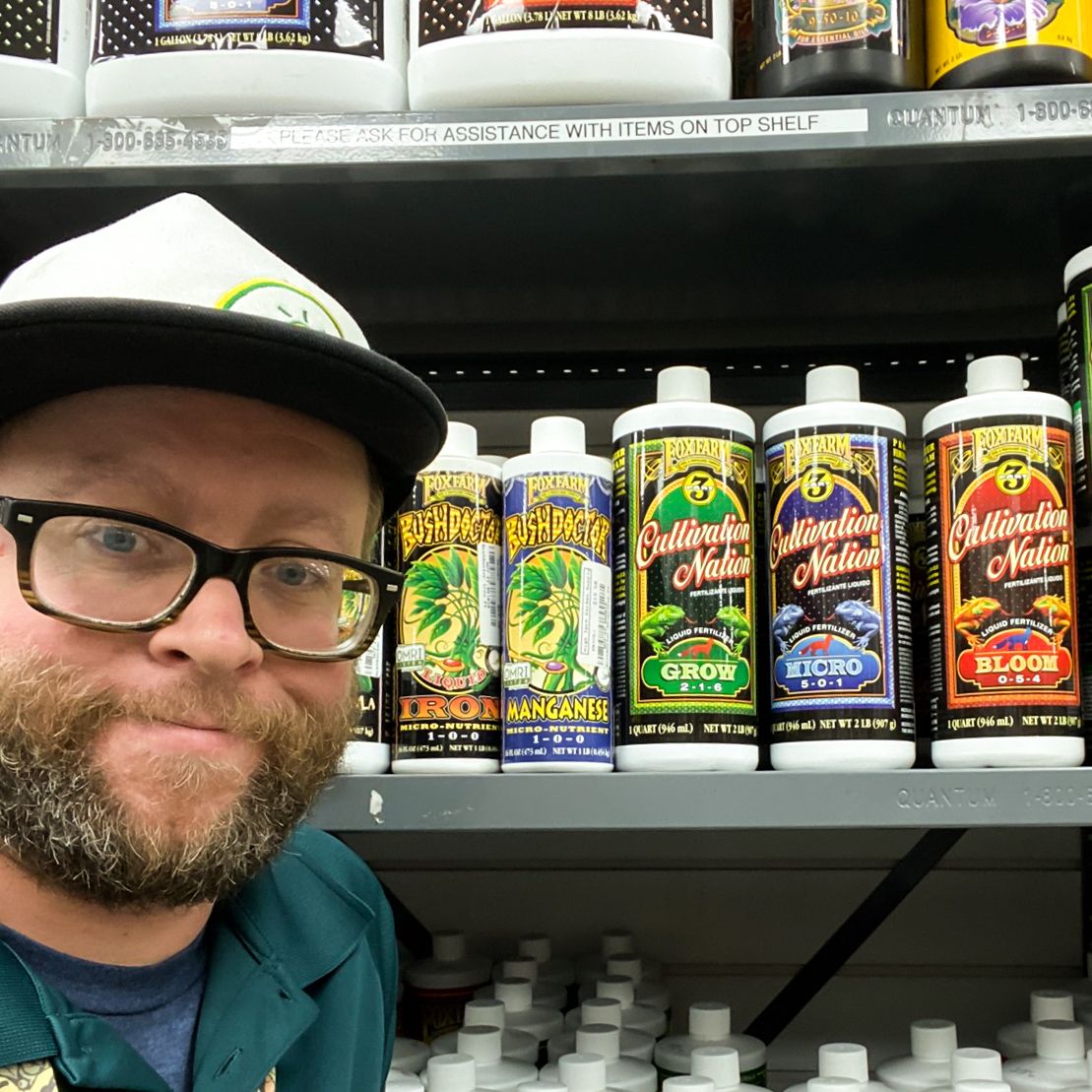 HTGSupply's tweet photo. Jeff from our #MelbourneFL location wants to #remind everyone of the #awesome #HolidaysOfDeals #sale #today ๐ฆ @FoxFarmSoil is offering a #FREE 1L of #CultivationNationBloom when you buy a 1L of the #CultivationNationGrow! Get this #deal #todayonly at your #local #HTGSupply! https://t.co/Iop2GhyhLM