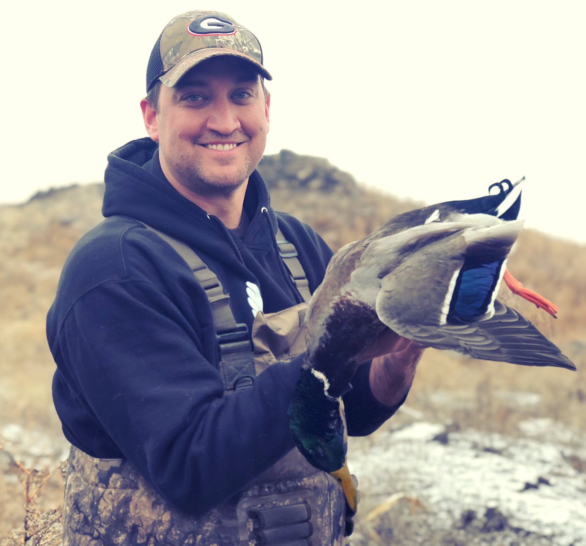 thefowlhunter's tweet photo. best. thing. ever. #first #pnw #mallard💰 me and @dr_duck chat with this @Realtree dude on this week’s podcast 👊🏽 #thankful #outdoors #duckhunting #realtree #waterfowl #first #pnw #mallard #duck #kareoke #king #podcast #duckvacation #vacation https://t.co/pwNfQc0j0t