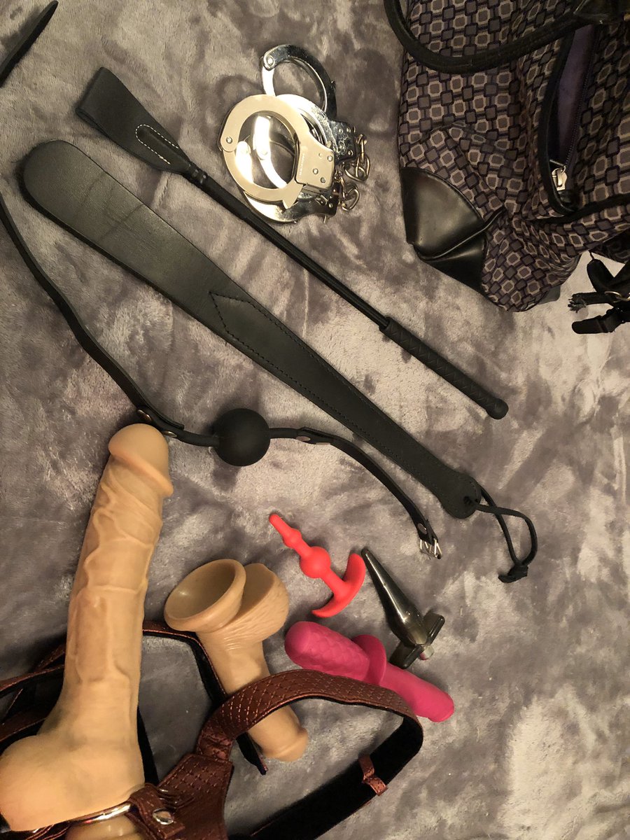 MissJay702's tweet photo. Getting ready for a session. 😈
#subsession #pegging #openup https://t.co/Qncm5mPBNc